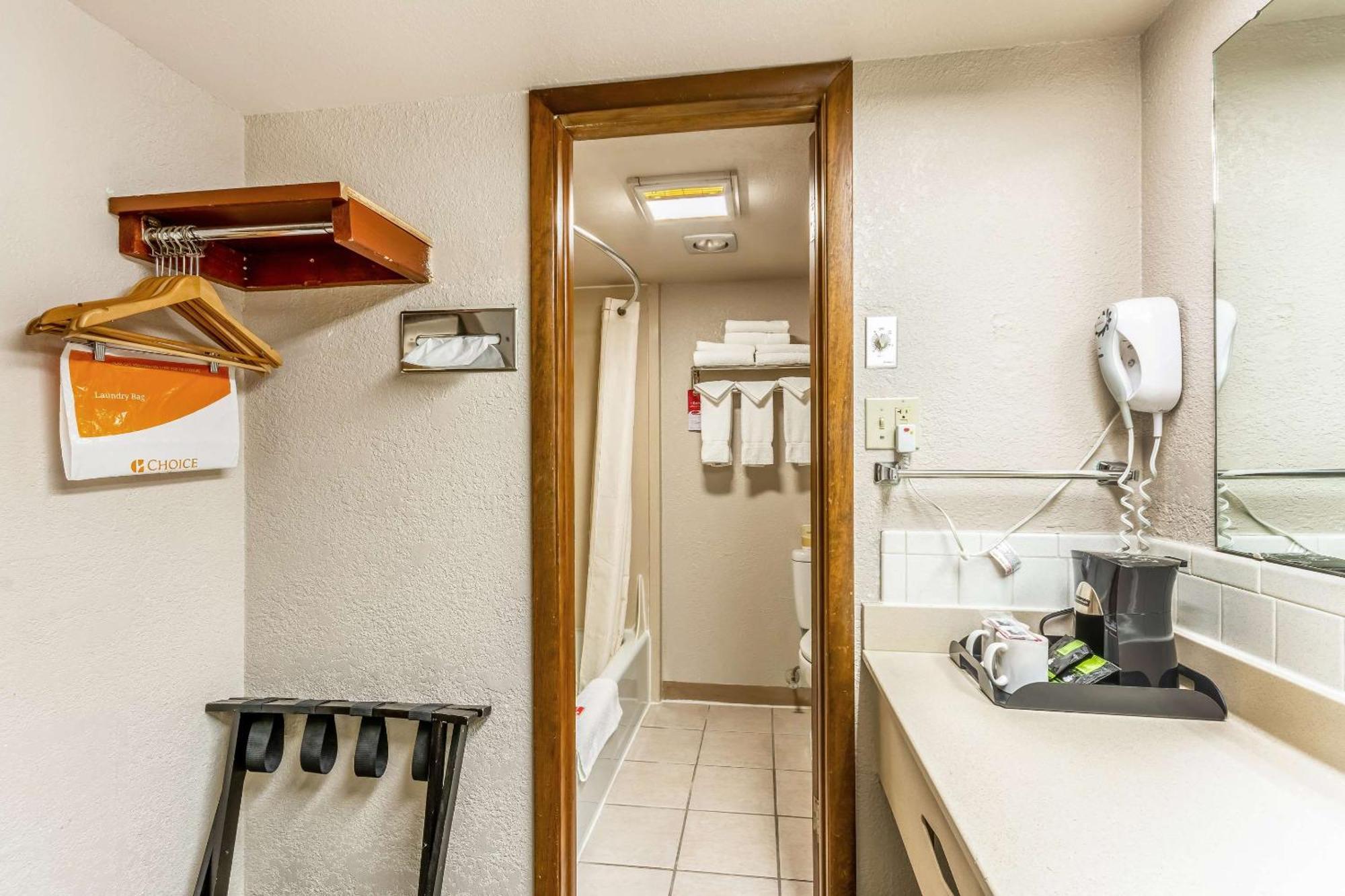 Econo Lodge Winfield Екстер'єр фото